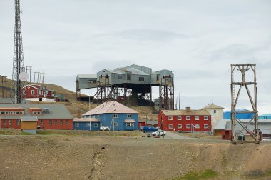 Longyearbyen, Norveç Caddesi'ne görüntülemek.