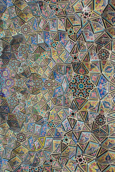 Exterior detail of the Nasir al-Mulk mosque on June 20, 2007 in Shiraz, Iran. — Stock Photo, Image