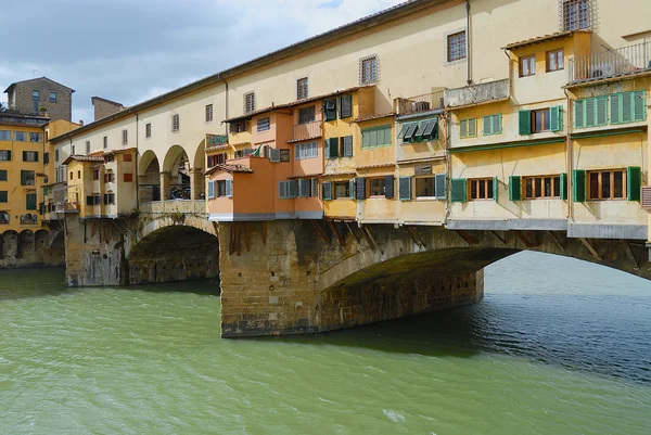 Ponte Vecchio Köprüsü Floransa, İtalya Arno Nehri üzerinde göster — Stok fotoğraf