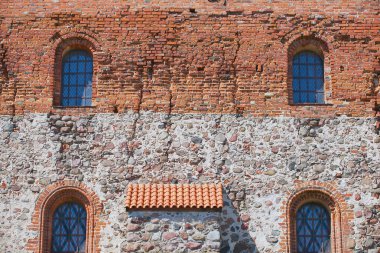 Trakai kale eski tuğla duvar Trakai, Litvanya dört windows ile dış.