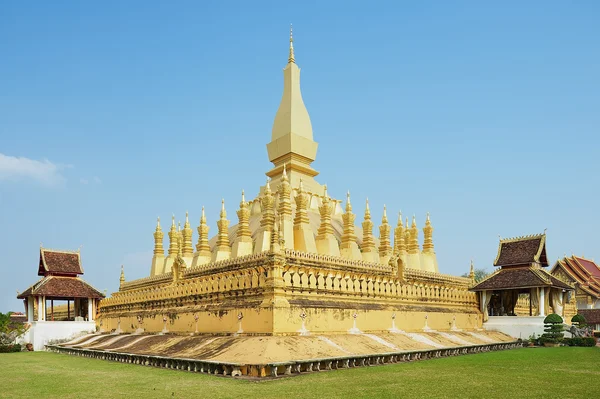 Esterno del Pha That Luang stupa a Vientiane, Laos . — Foto Stock