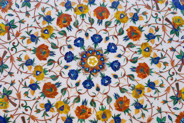 Exterior of the traditional floral marble design, produced by muslim Bharai community in Agra, India. — Stockfoto