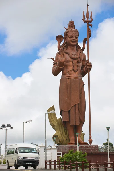 Na zewnątrz posągu Sziwy gigant 33-m w świątyni hinduskiej Talao Ganga (Grand Bassin), Mauritius. — Zdjęcie stockowe