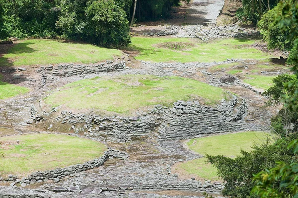Вид на таинственные руины Гуаябо-де-Турриальба, Коста-Рика . Стоковое Фото