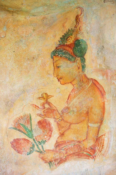 Exterior de las pinturas antiguas en la roca Sigiriya en Sigiriya, Sri Lanka. Sigiriya es Patrimonio de la Humanidad por la UNESCO . — Foto de Stock