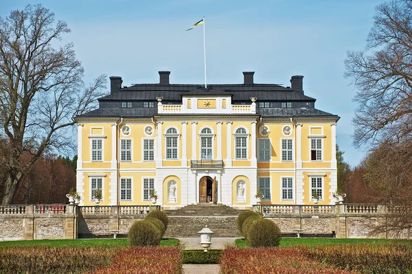 Exterior del barroco Steninge Palace (Steninge Manor) a las afueras de Estocolmo, Suecia . — Foto de Stock