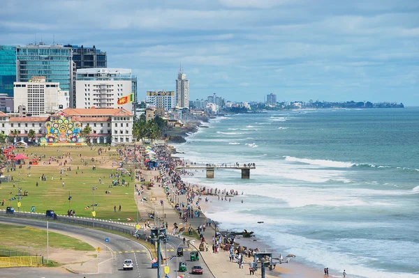 Met het oog op de kust in het centrum van Colombo, Sri Lanka. — Stockfoto