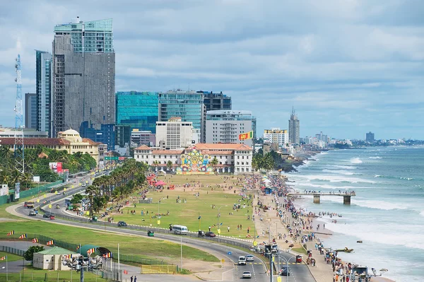 Met het oog op de kust in het centrum van Colombo, Sri Lanka. — Stockfoto