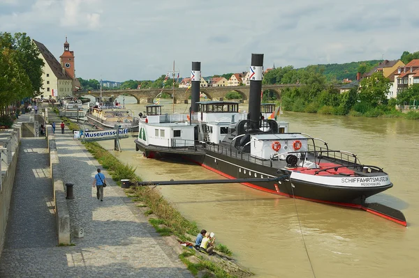 View to  the old steam boat at Danube river in Regensburg, Germany. — Stock Photo, Image