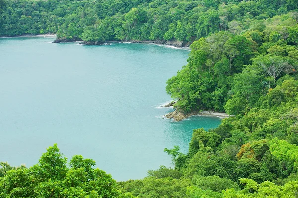 Visa till Stilla havet stranden nära Quepos, Costa Rica. — Stockfoto