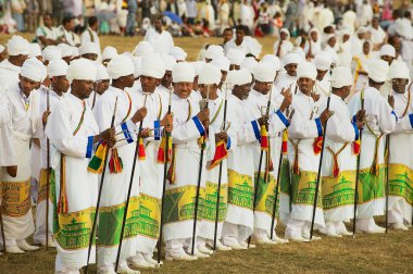 Hayranları Addis Ababa, Etiyopya Timkat Christian Ortodoks dini kutlamalar sırasında geleneksel kostüm giymek.