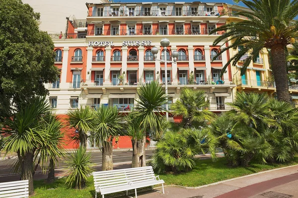 Exterior do edifício histórico do Hotel Suisse em Nice, França . — Fotografia de Stock