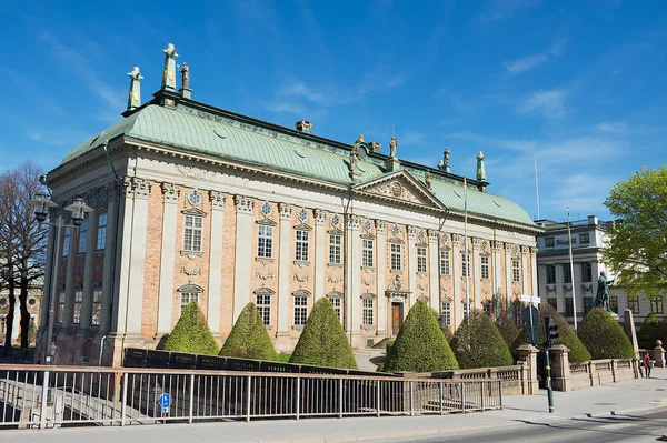 Exterior de la Casa de la Nobleza y estatua de Gustaf Eriksson Vasa en Estocolmo, Suecia . —  Fotos de Stock