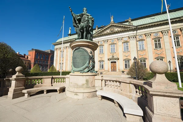 Exteriér Gustaf Vasa socha před dům šlechty ve Stockholmu, Švédsko. — Stock fotografie