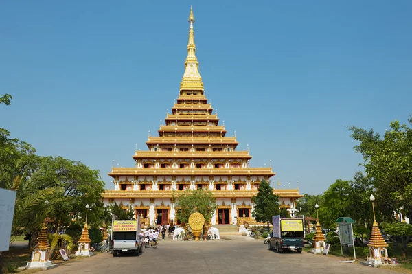 Außenansicht des Tempels phra mahatat kaen nakhon in khon kaen, Thailand. — Stockfoto