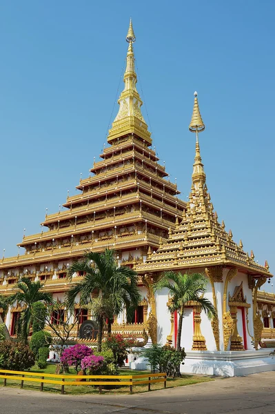 Esterno del tempio Phra Mahatat Kaen Nakhon a Khon Kaen, Thailandia . — Foto Stock