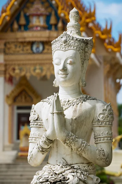 Exterior of the Buddha statue in front of the Wat Khunaram temple in Koh Samui, Thailand. — Zdjęcie stockowe