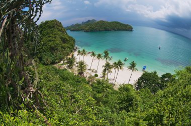 Kumlu sahilde Mu Ko Ang Thong Milli Parkı, Koh Samui, Tayland için görüntüleyin.