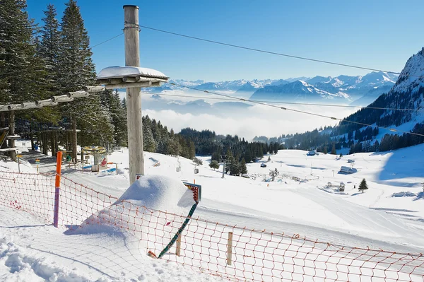 Visa till skidbacken på berget Pilatus i Lucern, Switzerland. — Stockfoto