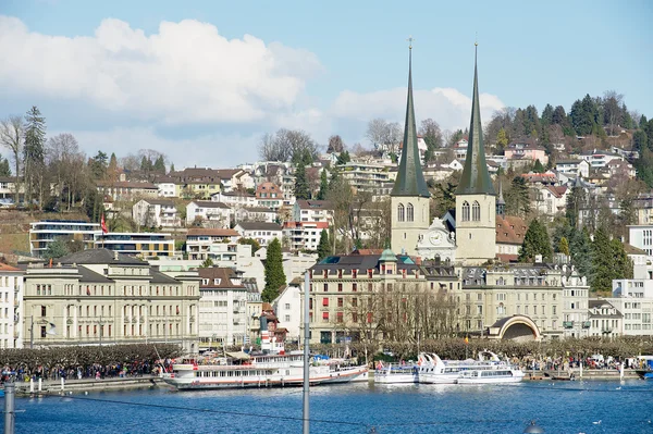 View to the church of St. Leodegar and Lucerne city in Lucerne, Switzerland. — 图库照片