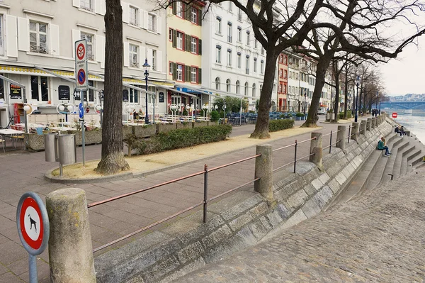 View to the buildings at the bank of Rhine river in Basel, Switzerland. — Stock Photo, Image