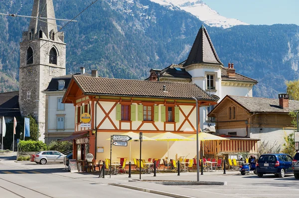 View to the street and historical buildings  of Bex in Bex, Switzerland. — Stock Photo, Image