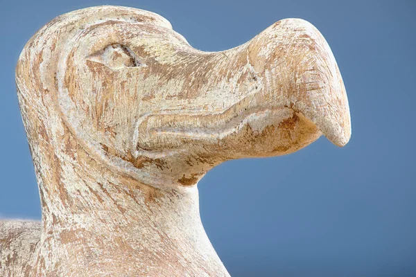 Hoofd van de houten Dodo vogel - typische souvenir uit Mauritius eiland. — Stockfoto