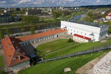 Vilnius, Litvanya Gediminas Tepesi'nden Vilnius kent ve Neris Nehri görüntülemek.