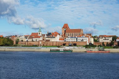 Torun, Polonya Vistula nehri geçip Torun eski kasaba için görüntüleyin