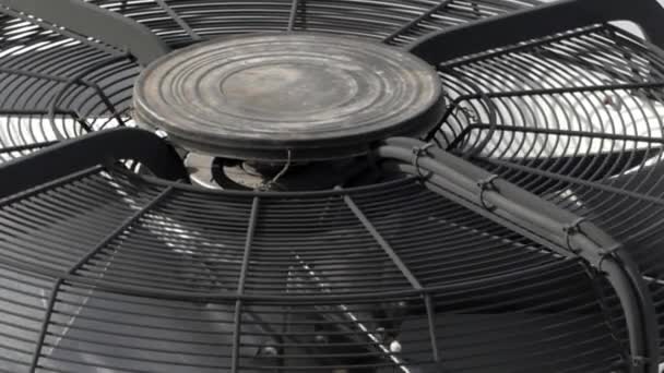 Ventilateur d'extraction d'air. Gros plan . — Video