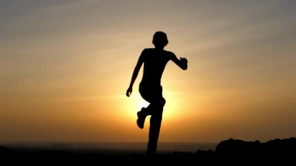 The Professional Dancer Dances a Jive at Sunset. — Stock Video