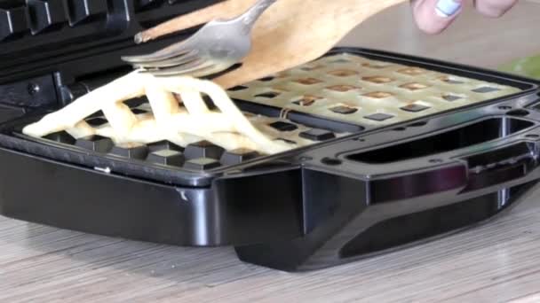 Belga Waffles pronto para o café da manhã. Movimento lento . — Vídeo de Stock