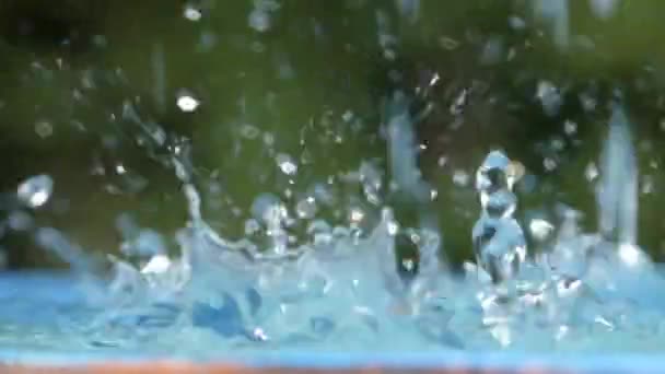 El Fondo Increíble de las Gotas de Agua. Primer plano Shot . — Vídeo de stock