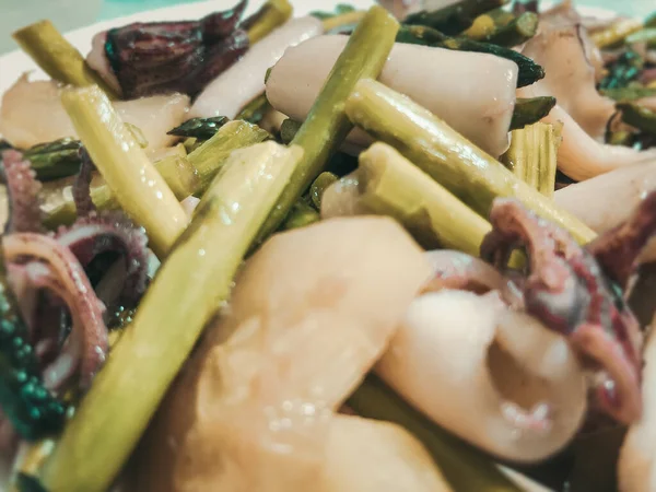 Miłe Tło Żywności Zawierające Warzywa Dzikie Szparagi Ogórek Cukinia Peregil — Zdjęcie stockowe