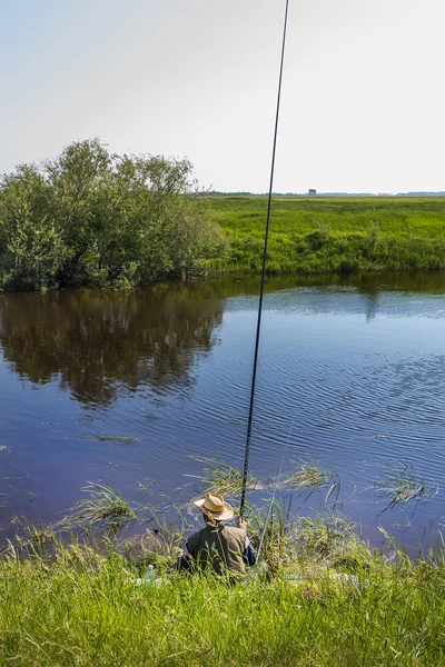 Río Kargat Óblast Novosibirsk Siberia Rusia Junio 2016 Pescador Captura — Foto de Stock