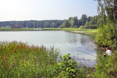 Nehir Berd, Novosibirsk Oblastı, Sibirya, Rusya - 25 Temmuz 2016: Nehirde balık tutma