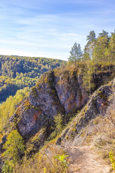 Paesaggio autunnale sulle montagne di Berd. Siberia, Russia — Foto Stock