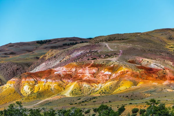 Paisajes Marcianos Kyzyl Chin Montañas Multicolores Cerca Del Pueblo Chagan — Foto de Stock