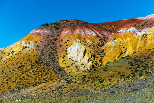 Paisagens Marcianas Kyzyl Chin Montanhas Multicoloridas Perto Aldeia Chagan Uzun — Fotografia de Stock