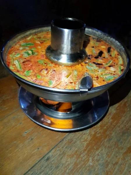 Tom Yum Kung Hot Pot Ist Ein Berühmtes Thailändisches Essen — Stockfoto