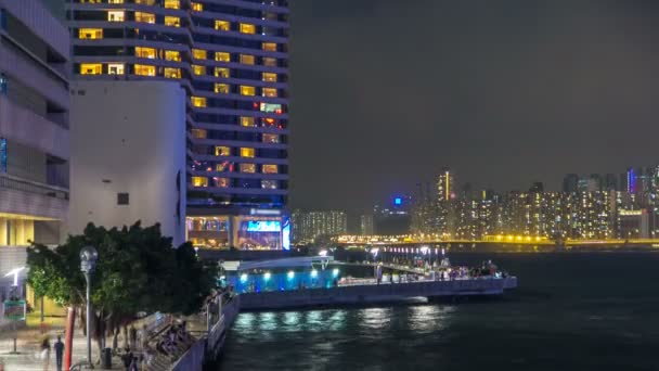 Avenue of Stars in Hong Kong at night timelapse. It honours celebrities of the Hong Kong film industry. — Stock Video