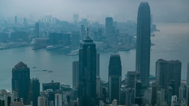 Vista de Hong Kong desde el pico Victoria en una nebulosa mañana timelapse . — Vídeos de Stock