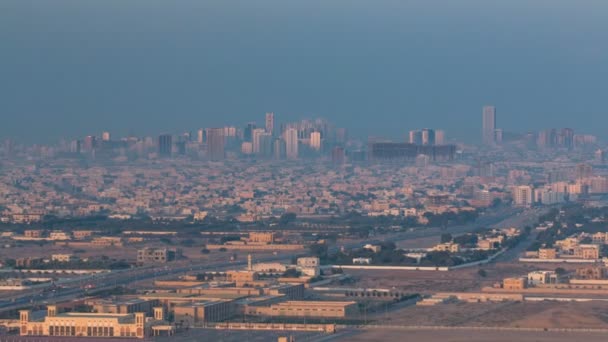 Cityscape a Ajman a tetőn kora reggel TimeLapse. Ajman az Egyesült Arab Emírségekben található Ajman Emirátus fővárosa.. — Stock videók