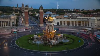 İspanyolca kare gün gece timelapse hava görünümüne Barcelona, İspanya.