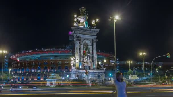 Μνημείο με συντριβάνι για την Placa Espanya Βαρκελώνη στο νύχτα timelapse hyperlapse, Καταλονία, Ισπανία — Αρχείο Βίντεο