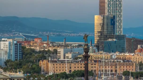 Vista panoramica della città di Barcellona dalla montagna timelapse Montjuic . — Video Stock