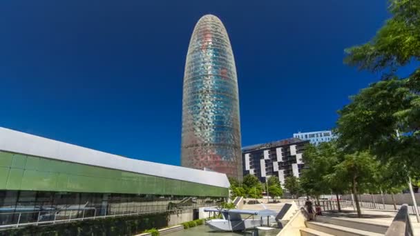 バルセロナ、スペイン タイムラプス hyperlapse: トーレ ・ アグバール超高層ビル — ストック動画