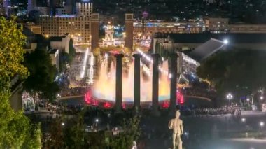 Barselona Magic Fountain ışık gösterisi timelapse Gece görünümü, Katalonya, İspanya.