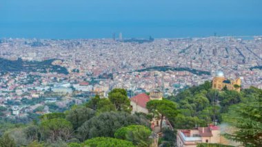Gece timelapse için Barcelona günden Mount Tibidabo Panoraması. Catalonia, İspanya.