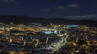 Barcelona gece timelapse sığınaklar Carmel üzerinden Meydanı tüzük ile görünümünü. Catalonia, İspanya.